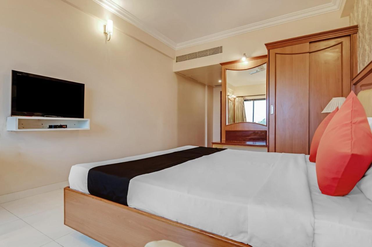 Capital O 41646 Hotel Devi Towers Salem Bagian luar foto