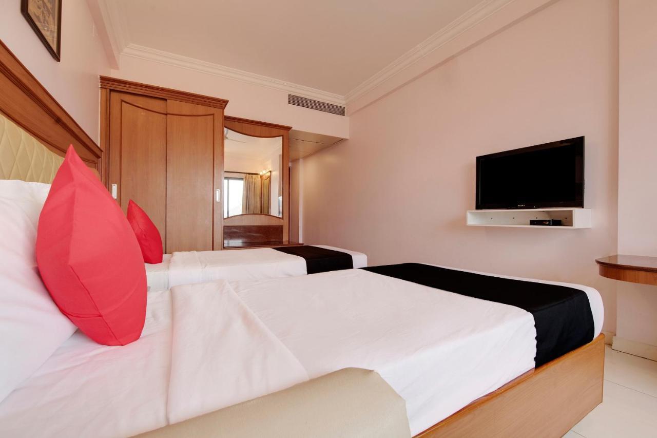 Capital O 41646 Hotel Devi Towers Salem Bagian luar foto